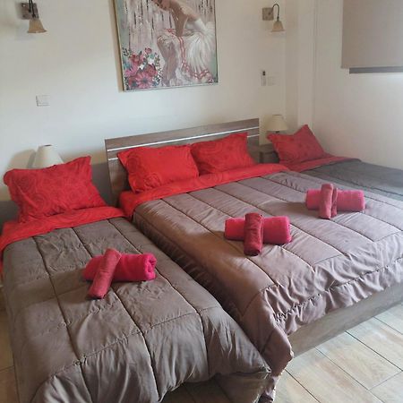 Love Holiday Suite 1 Tris Elies Экстерьер фото